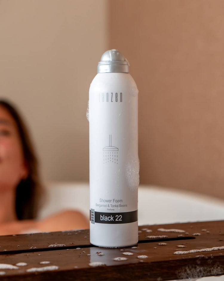 JANZEN sprchová pena Black 200 ml